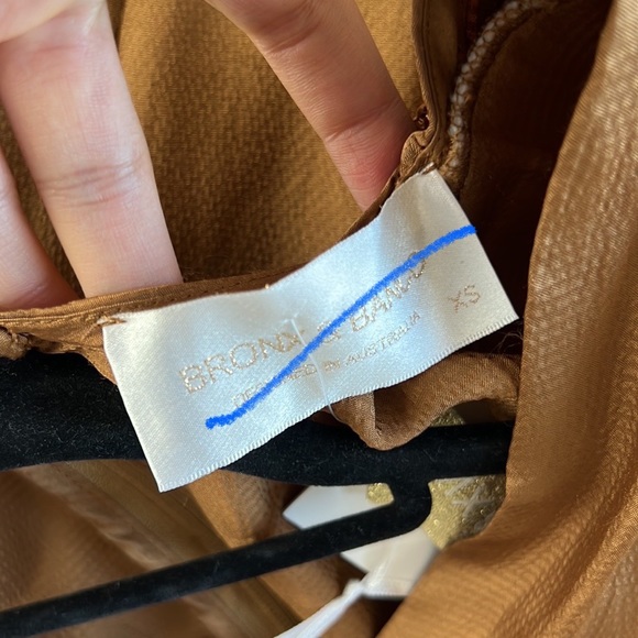 Bronx and Banco Carmen Gown in Gold XS - Picture 16 of 16